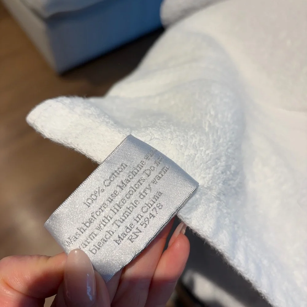 Hotel Collection Elegant White Bath Towel 100% Cotton (quantity 2)